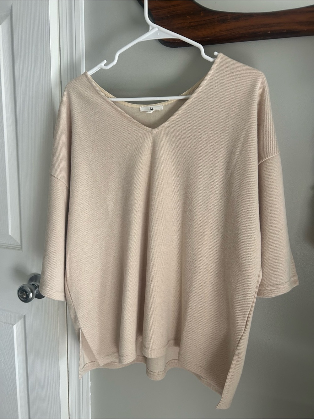 Anthropologie Relaxed V-Neck Short Sleeve Sweater in Light Beige